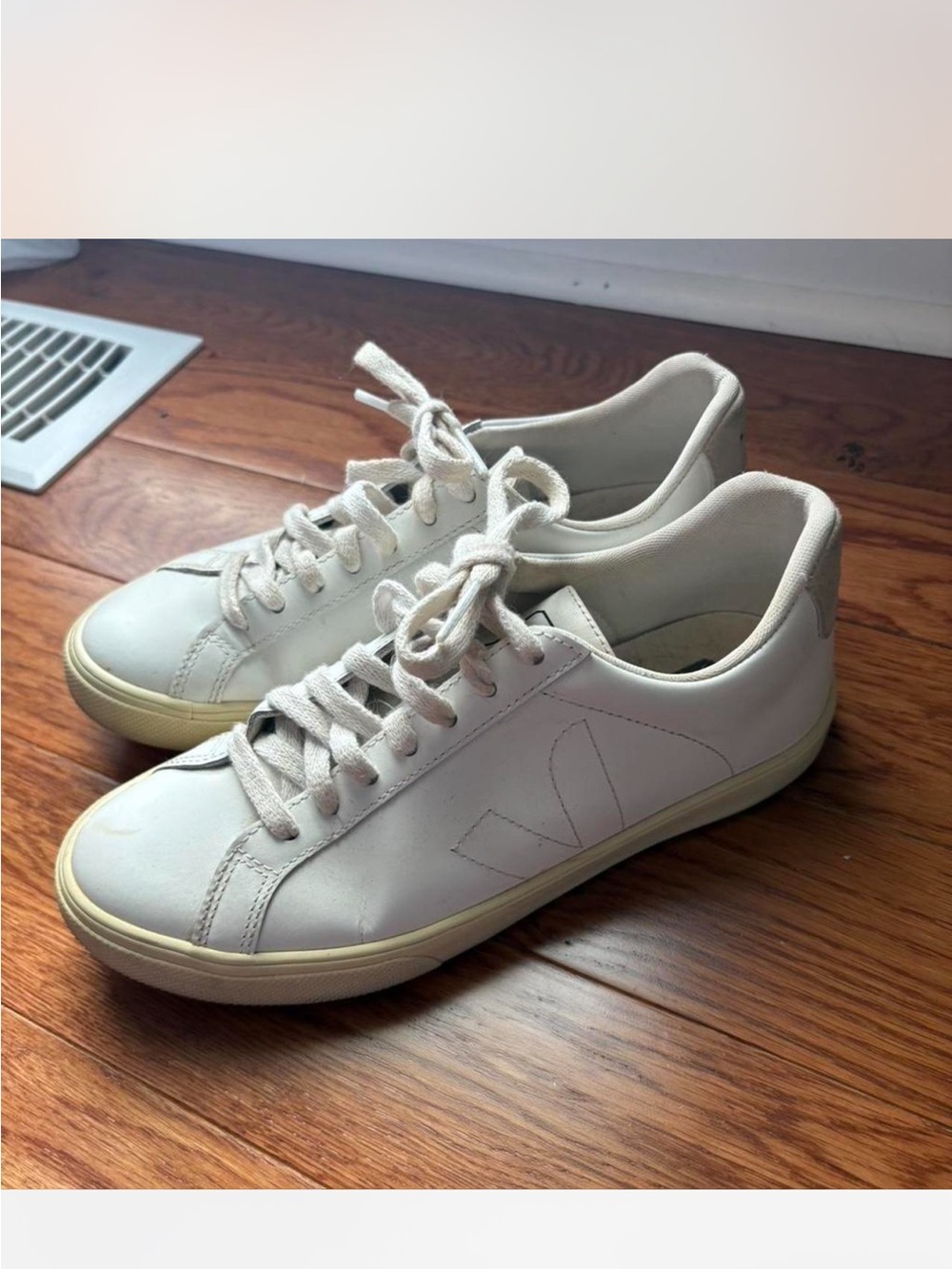 Vejas Women's Cream Low-Top Leather Sneakers